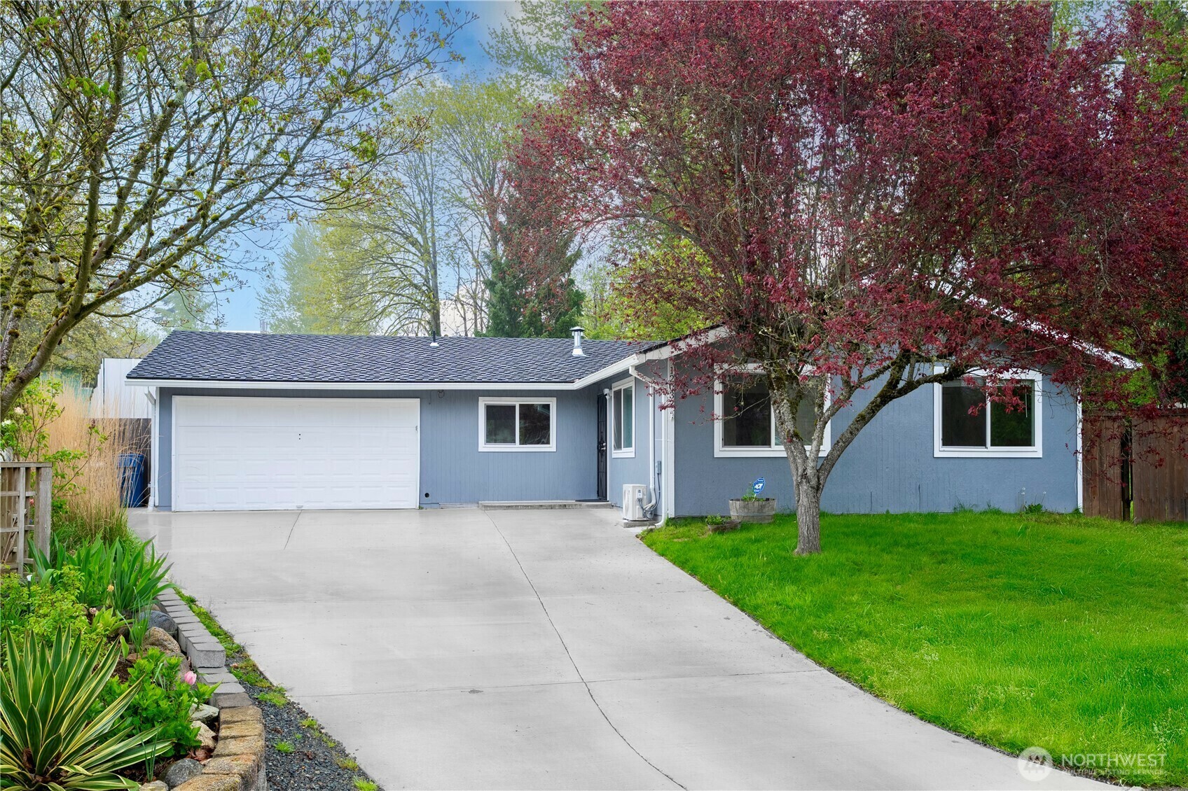 Property Photo: 12032 SE 210th Pl WA 98031