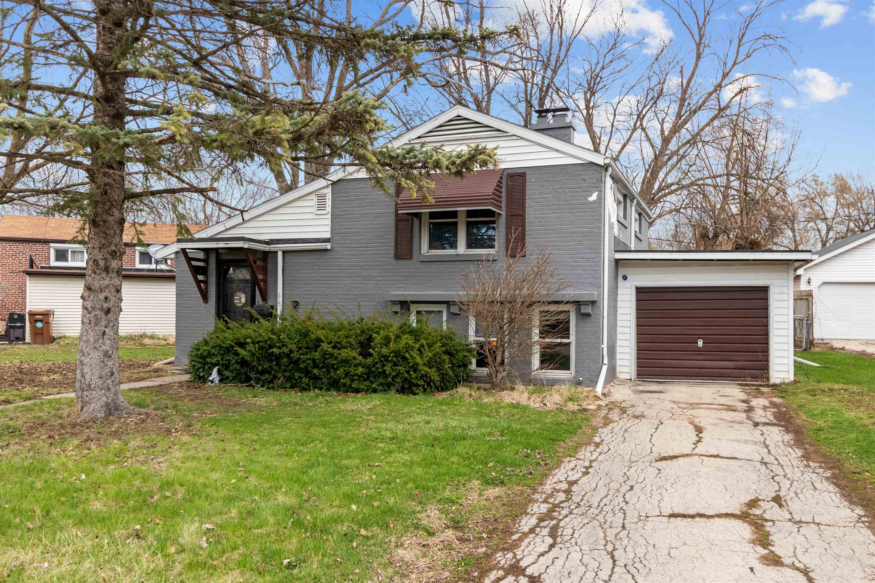 713 Carver Lane  Menasha WI 54952 photo