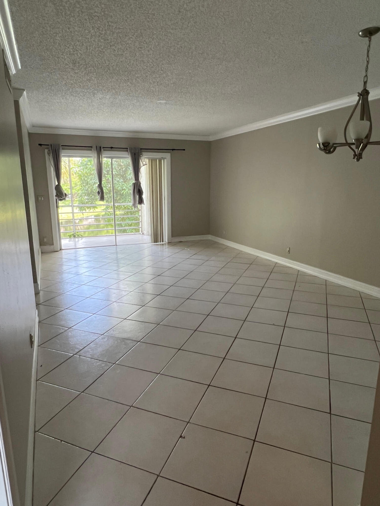 Property Photo: 2700 Casita Way 204 FL 33445