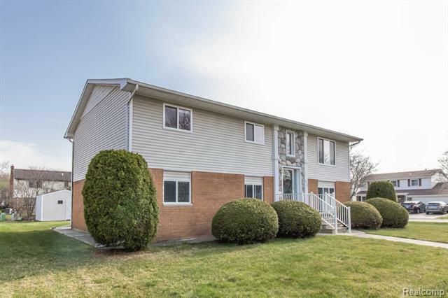 Property Photo: 43741 Gatehouse MI 48187