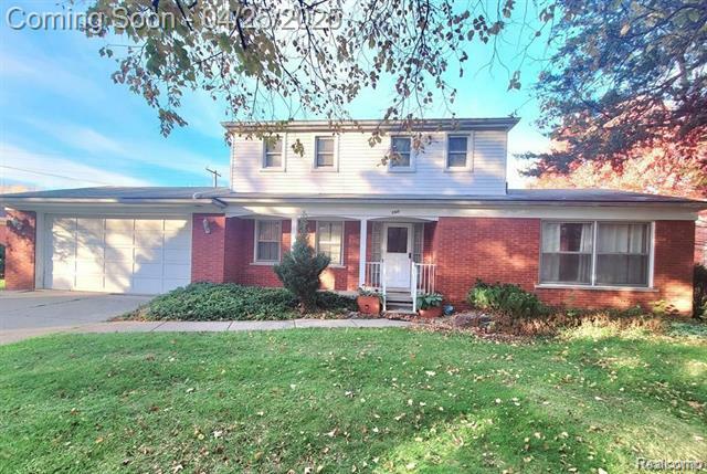 Property Photo: 2415 Otter Street MI 48092