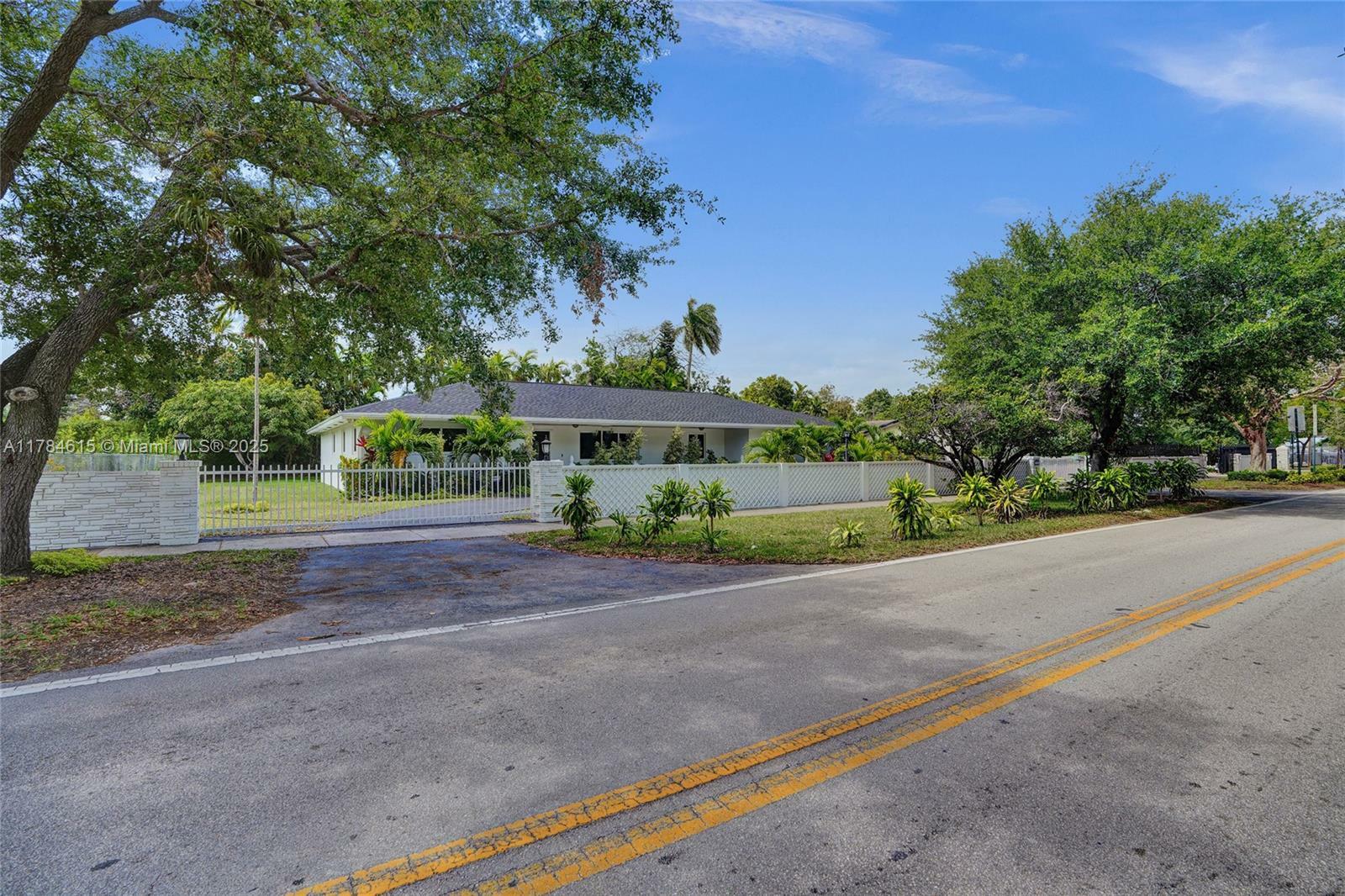 Property Photo: 7360 SW 120th St FL 33156