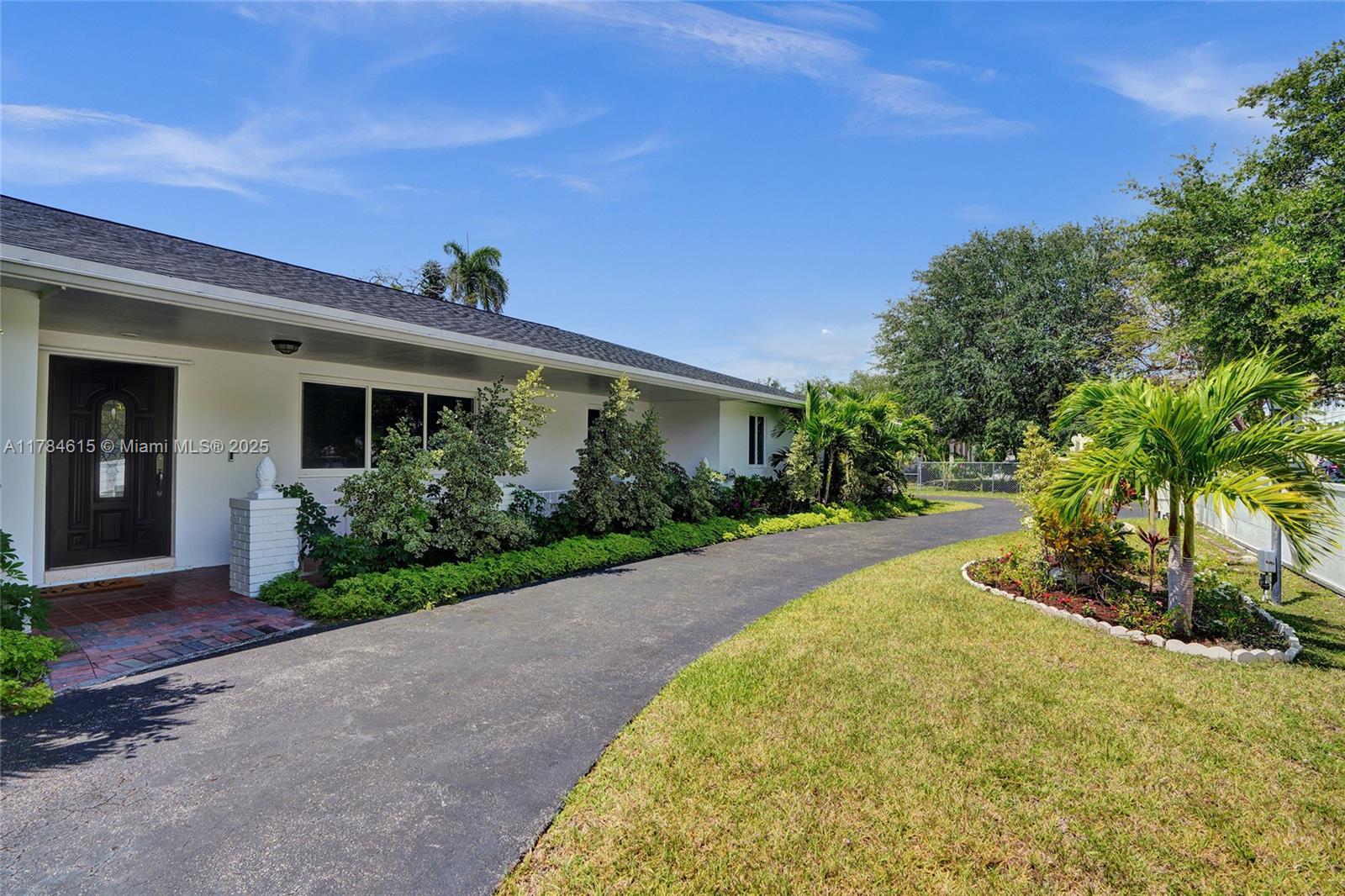 7360 SW 120th St  Pinecrest FL 33156 photo