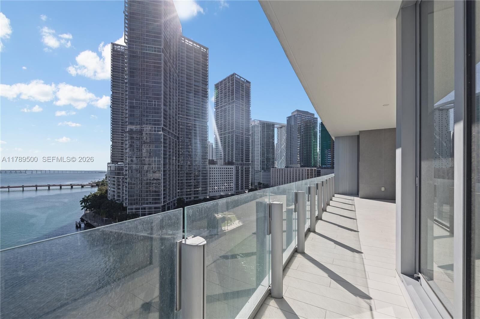 Property Photo:  300 Biscayne Blvd Way 1102  FL 33131 