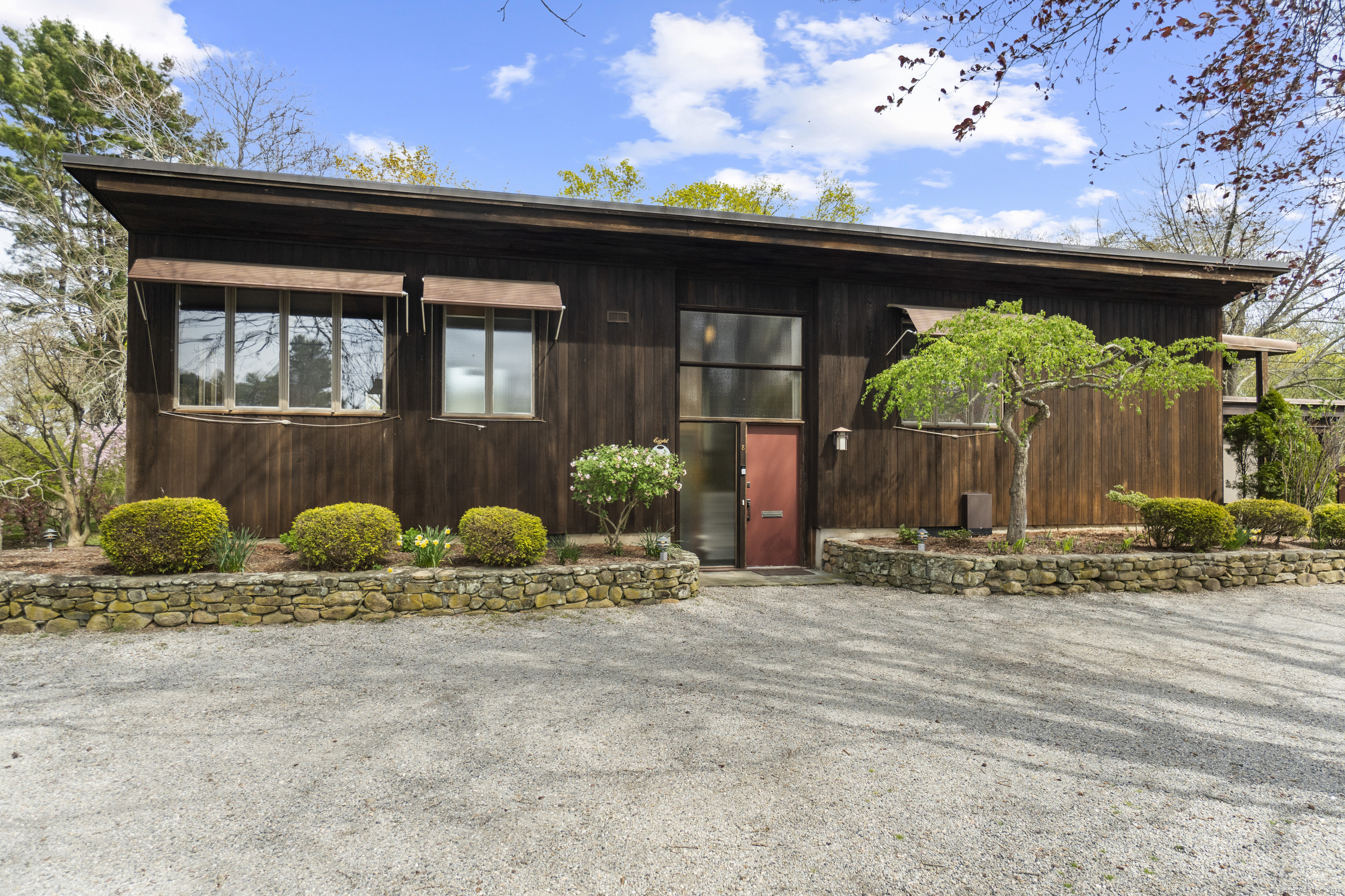 Property Photo: 8 Cromwell Place CT 06475