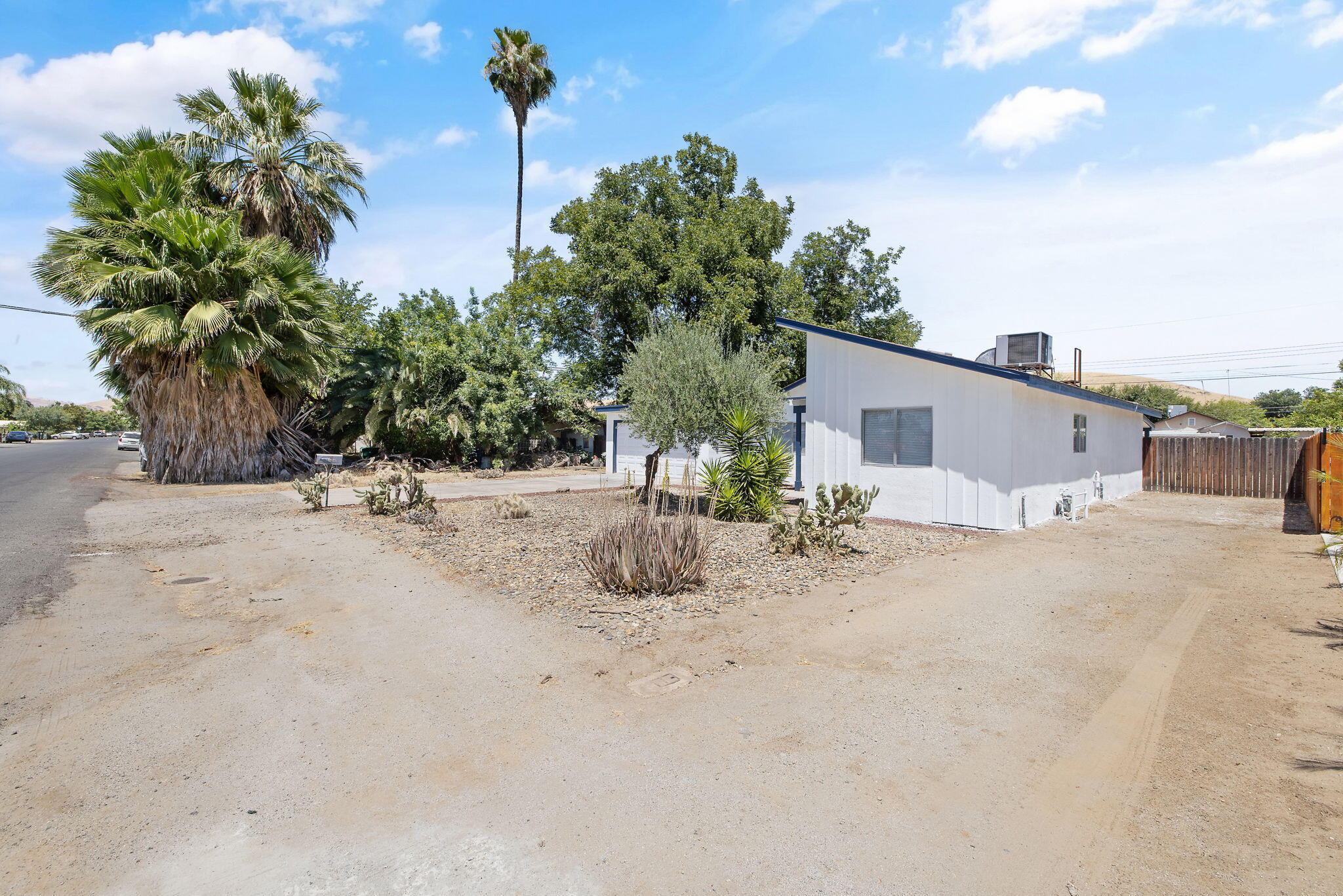 Property Photo:  792 Page Avenue  CA 93247 