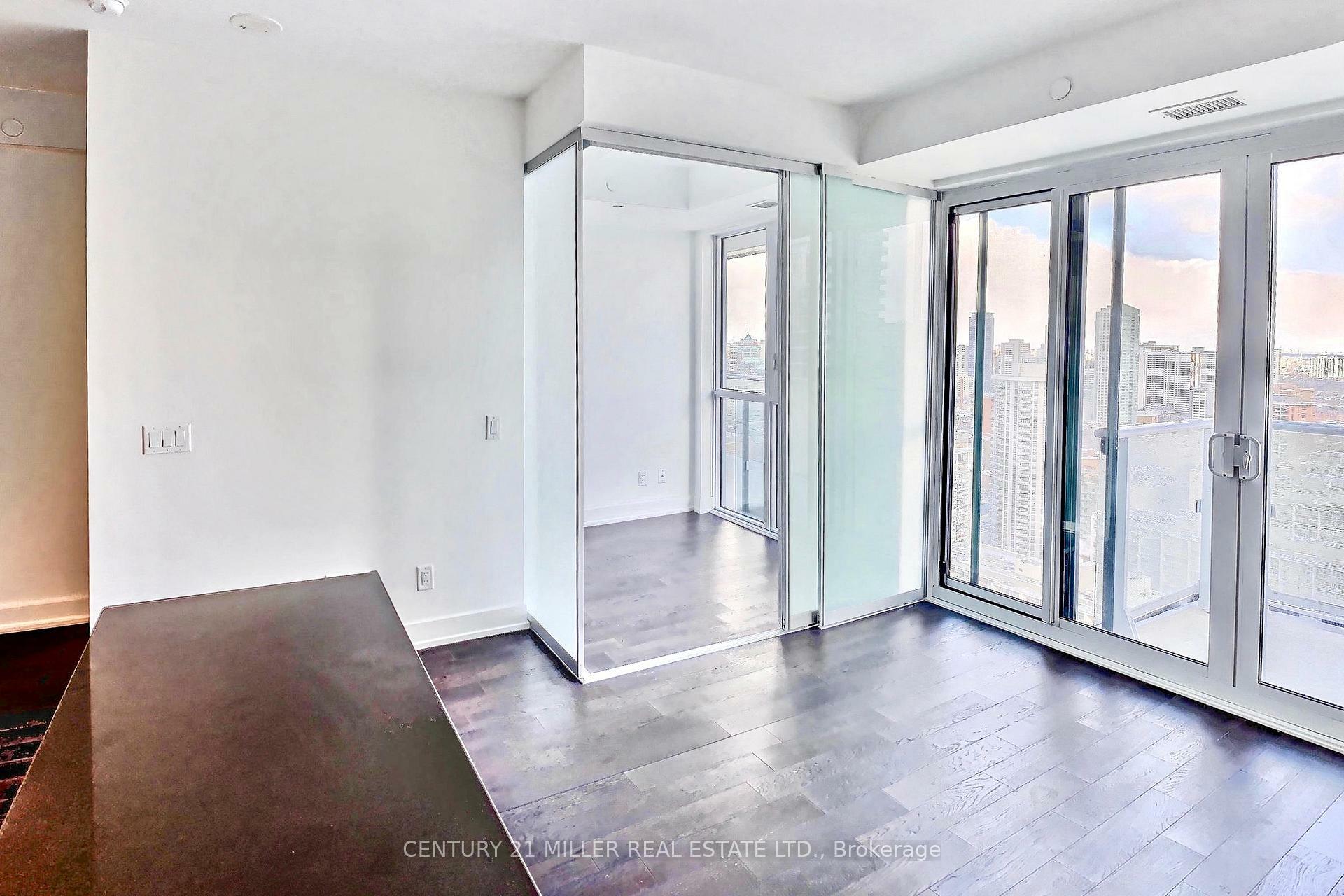 Property Photo: 7 Grenville Street 3207 ON M4Y 0E9