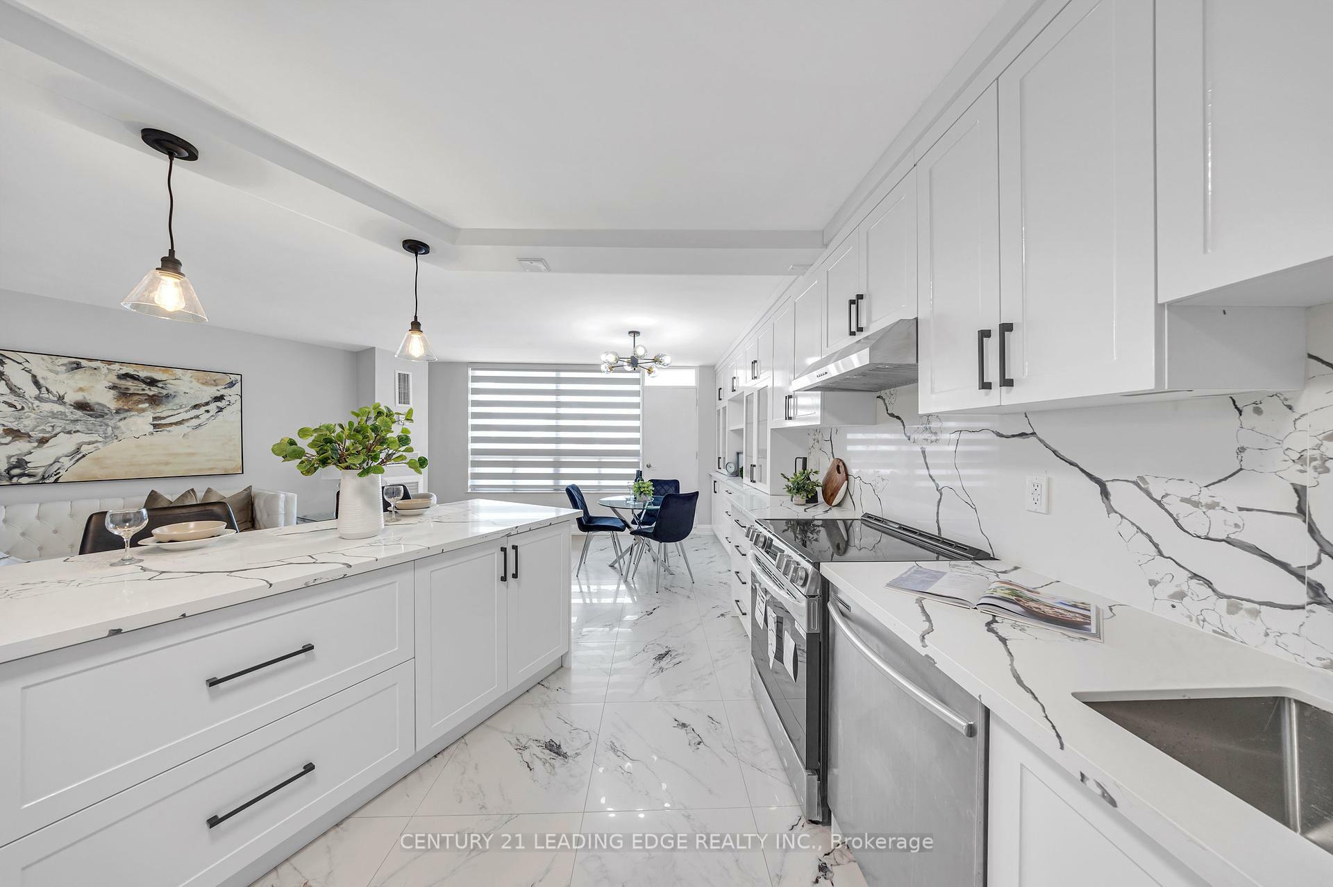 Property Photo: 20 Edgecliff Golfway 1401 ON M3C 3A4