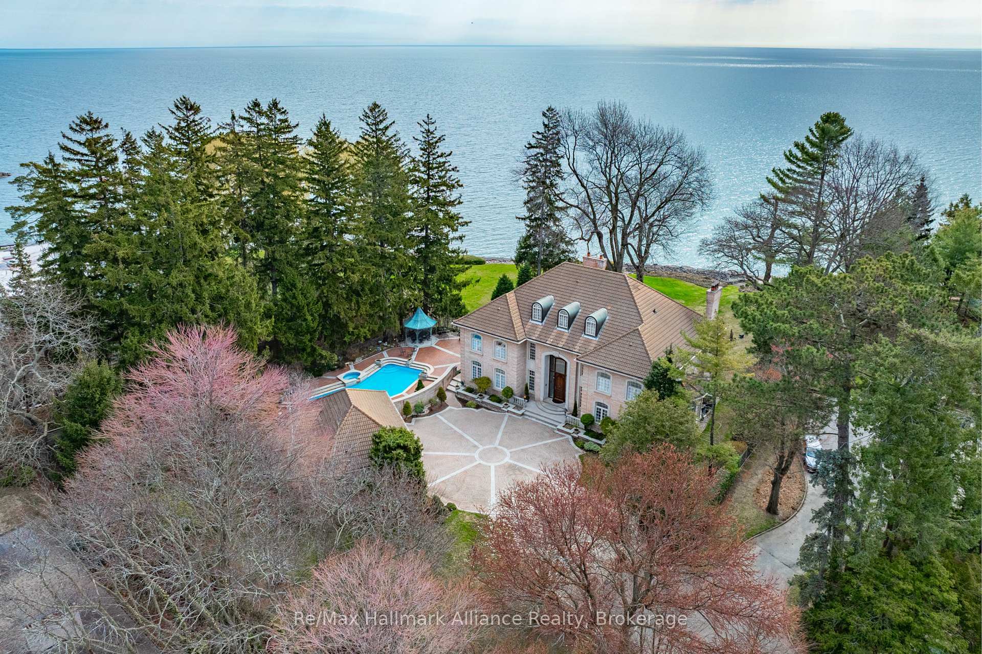 Property Photo: 49 Cox Drive ON L6J 4P8