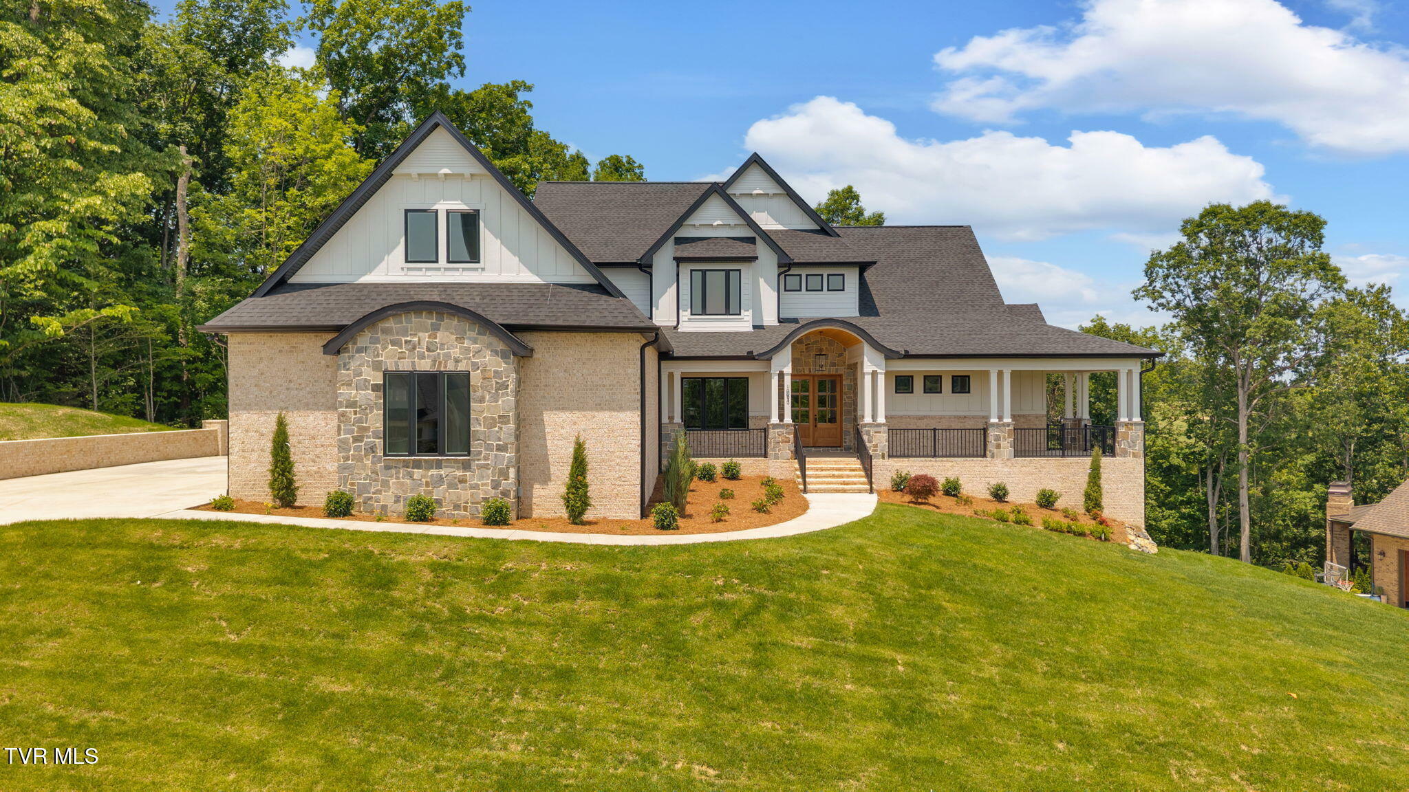 Property Photo: 1093 Hawk Nest Court Court TN 37659
