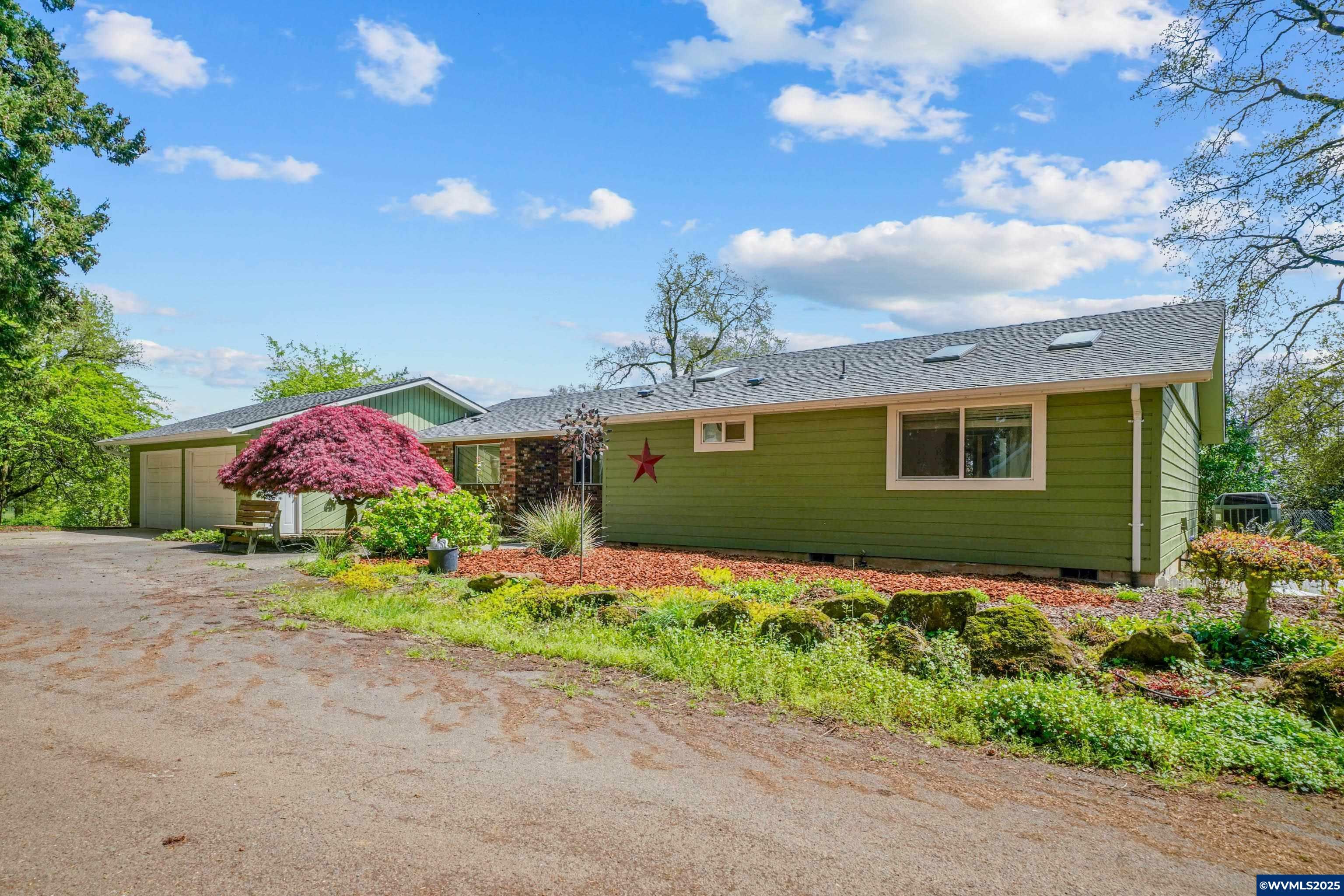 Property Photo: 8690 Aumsville Hwy SE OR 97317