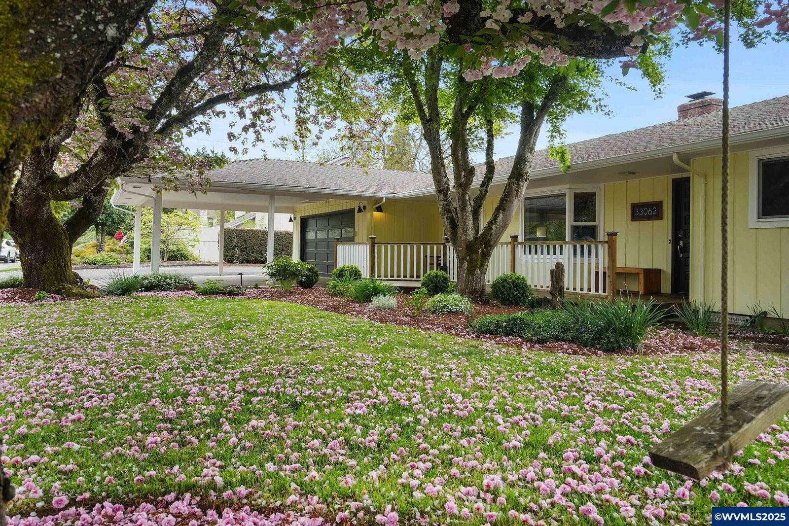 Property Photo: 33062 SE Peoria Rd OR 97333