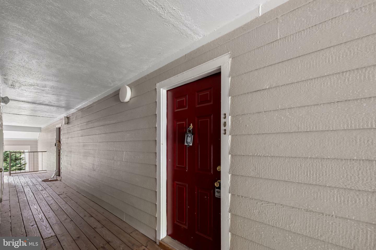 Property Photo: 20985 Timber Ridge Terrace 303 VA 20147