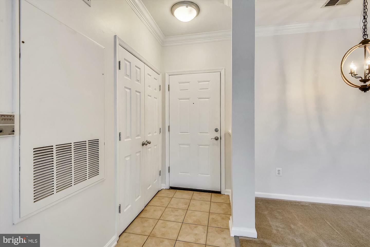 Property Photo: 4860 Eisenhower Avenue 388 VA 22304