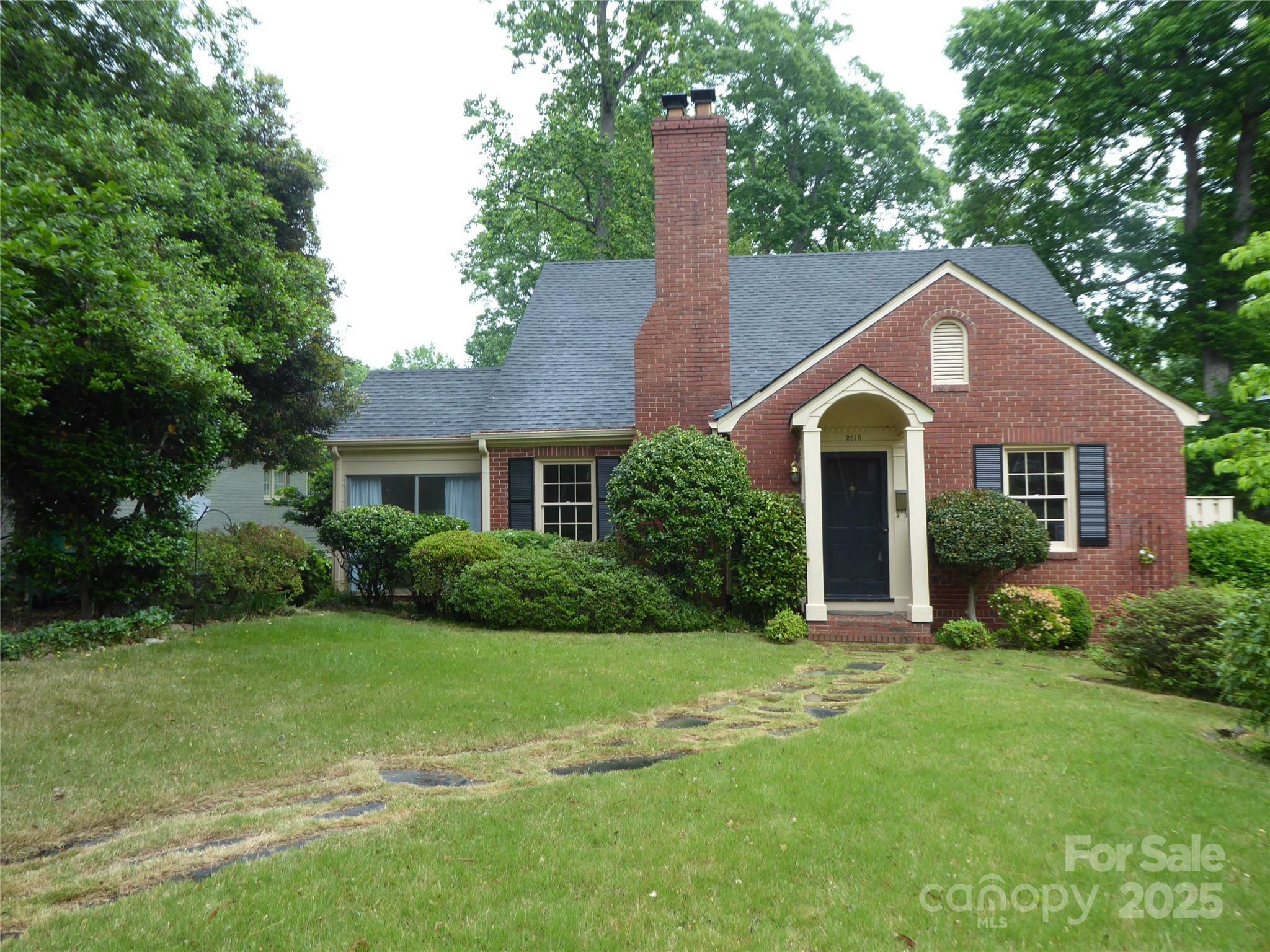 Property Photo: 2815 Glendale Road NC 28209