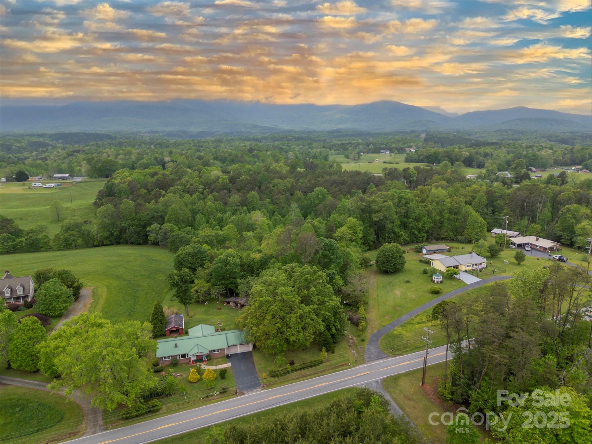 Property Photo:  4665 Nc Hwy 9 None N  NC 28756 