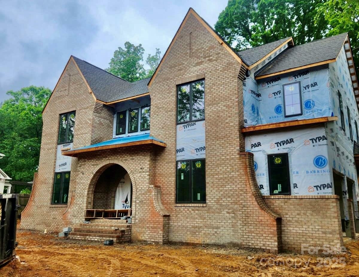 Property Photo:  3030 Brookridge Lane  NC 28211 