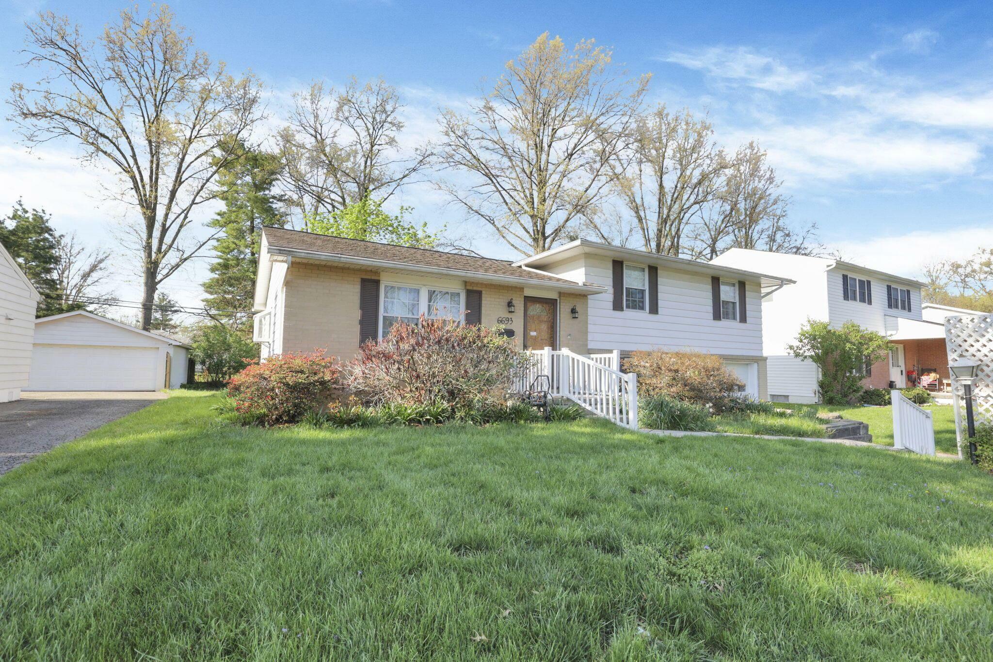Property Photo: 6693 Red Coach Lane OH 43068