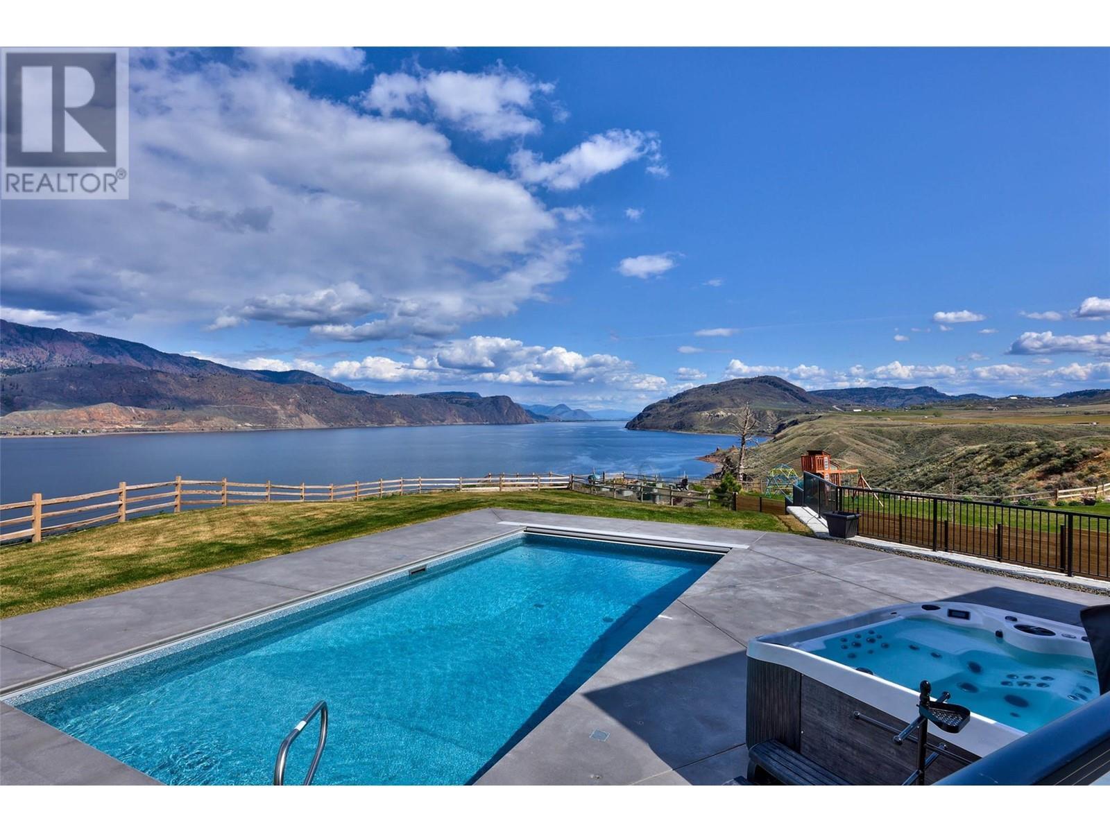 Property Photo: 346 Rue Cheval Noir Other BC V1S 0G2