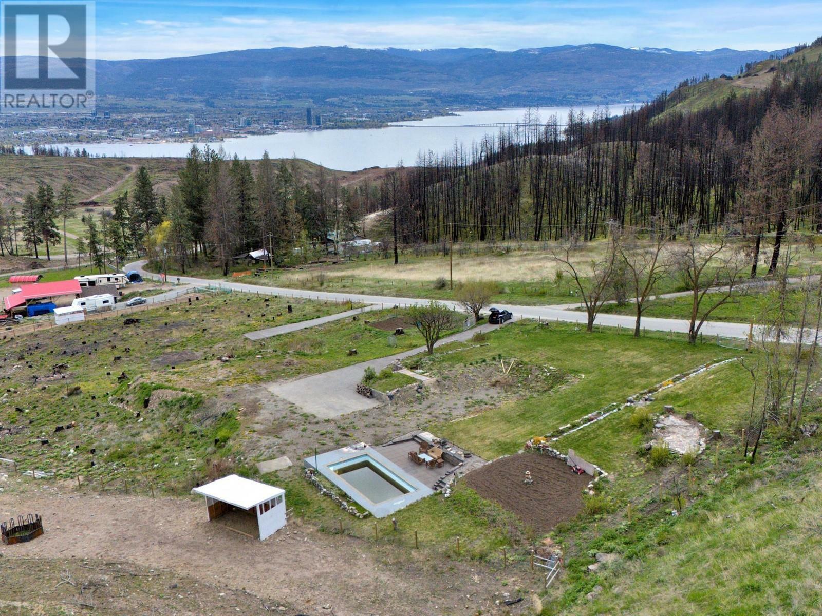 Photo de la propriété:  716 Petterson Road  BC V1Z 3T6 