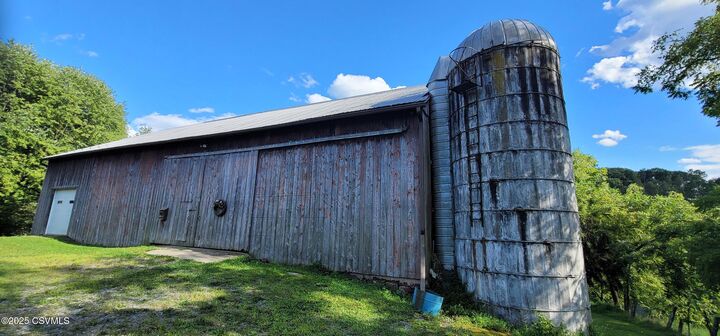 Property Photo: 1109 Hollow Road PA 17889