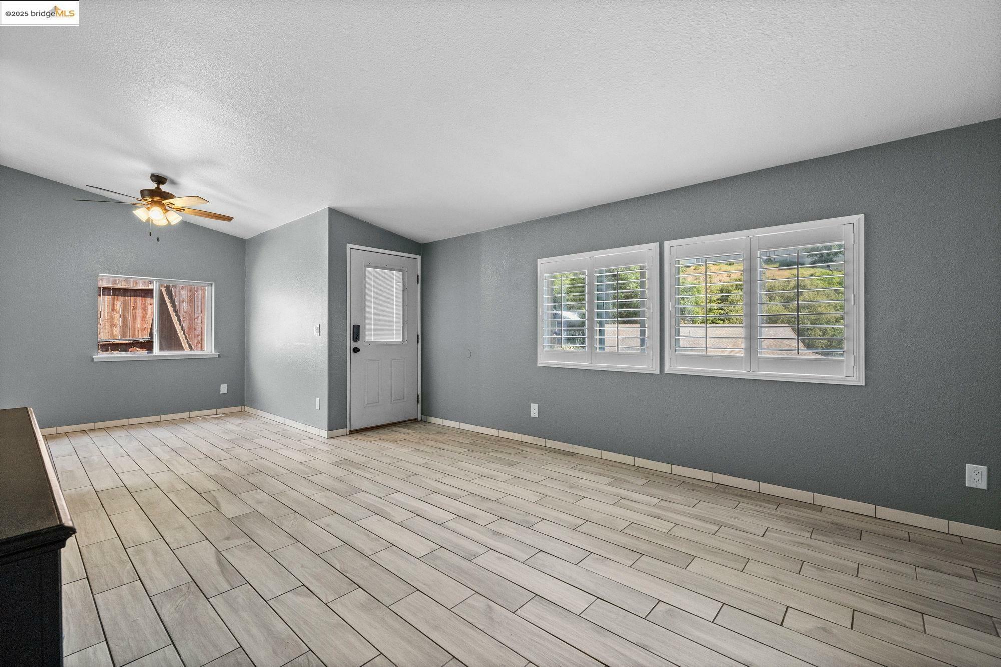 Property Photo: 415 Arbona Cir CA 95370