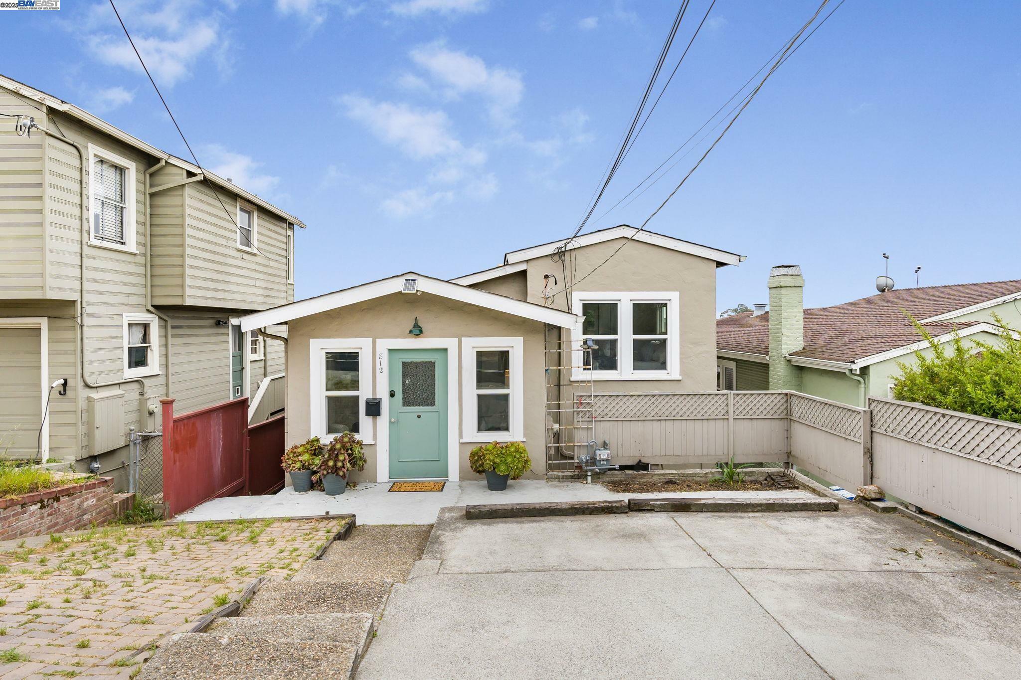 Property Photo: 812 Washington Ave CA 94706