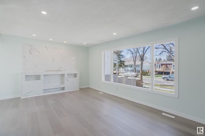 Property Photo:  12821 125 Street NW  AB T5L 0V1 
