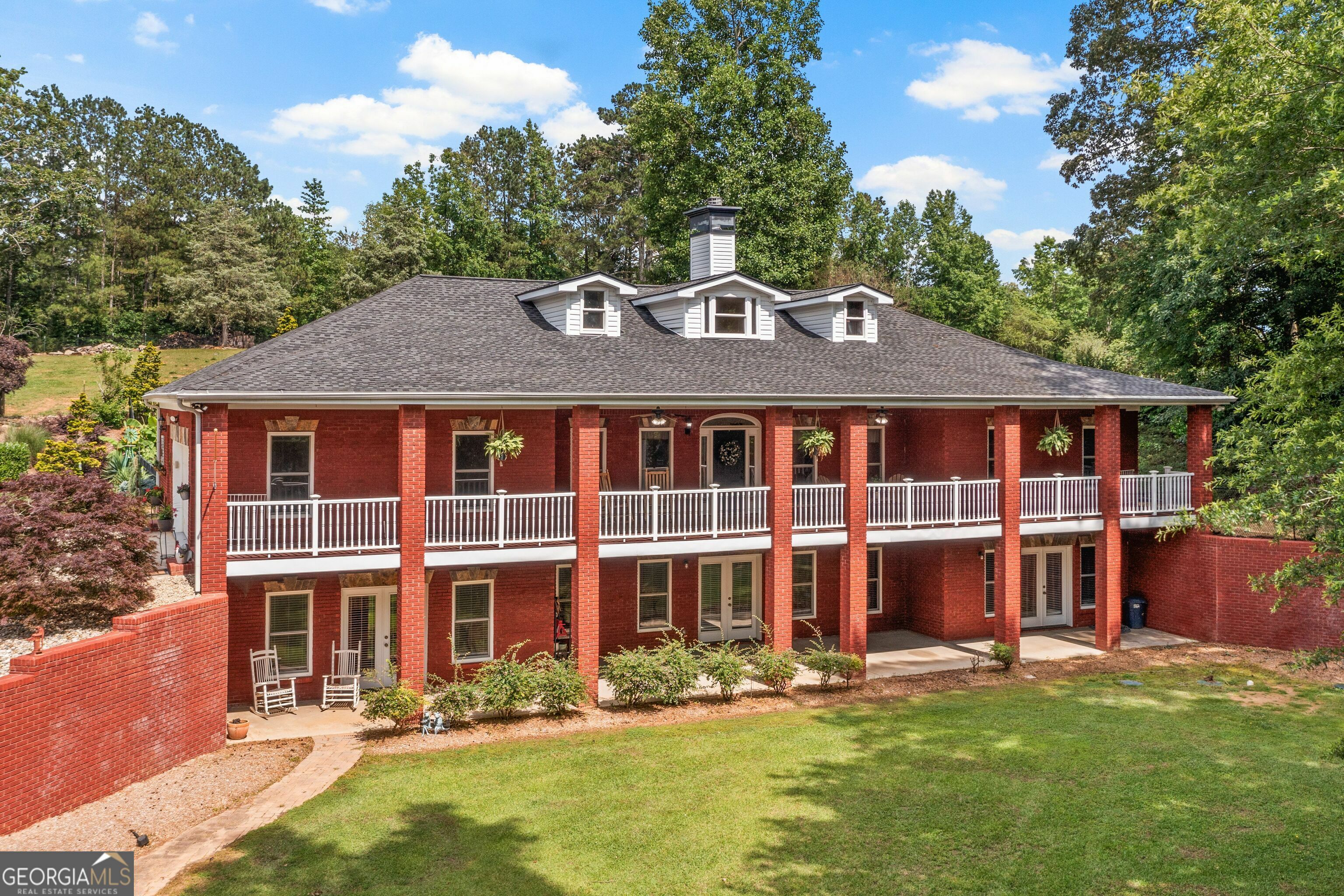 Property Photo: 7180 Westray Road GA 30028