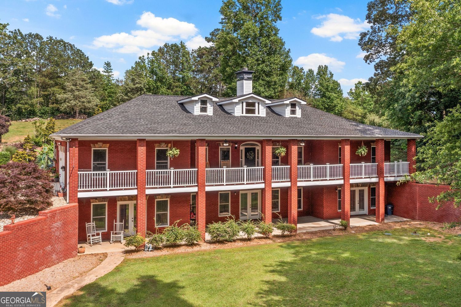Property Photo: 7180 Westray Road GA 30028