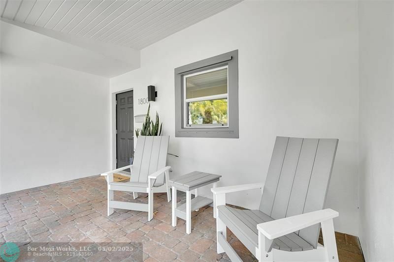 Property Photo: 1800 NE 28th St FL 33306