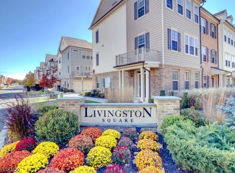 33 Ambrosia Ct  Livingston Twp. NJ 07039 photo
