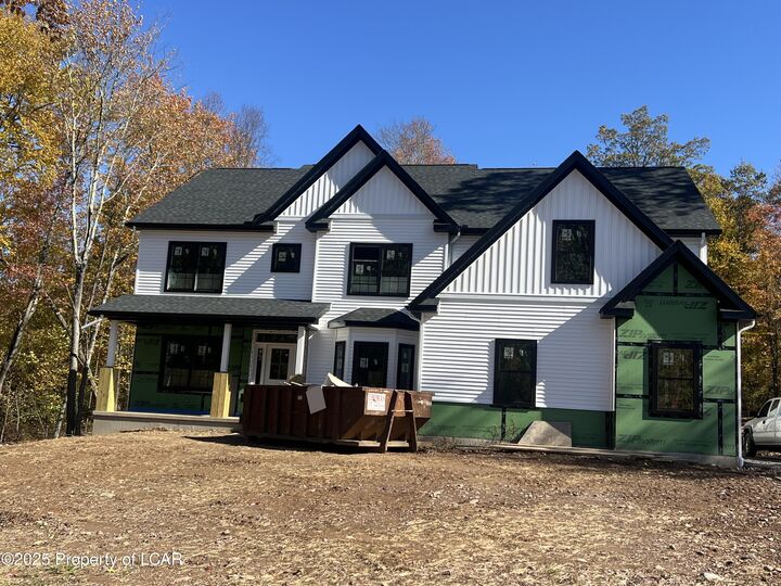 156 Heritage Way  Mountain Top PA 18707 photo