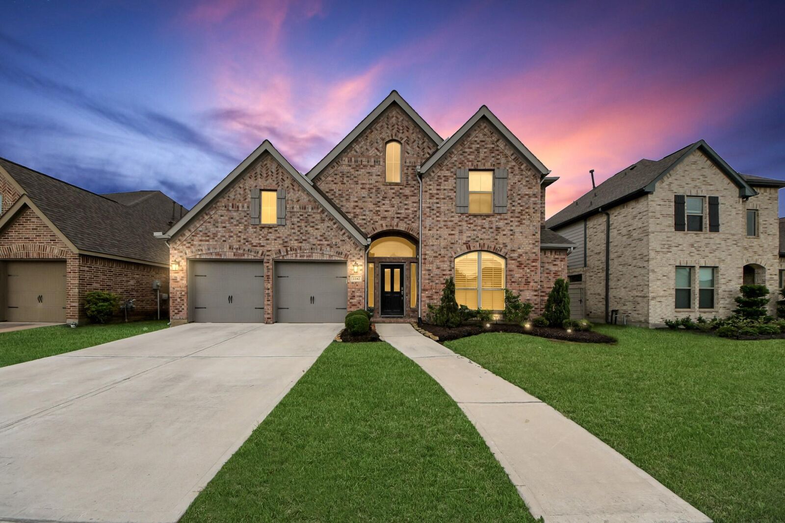 Property Photo: 2242 Bayleaf Manor Drive TX 77578