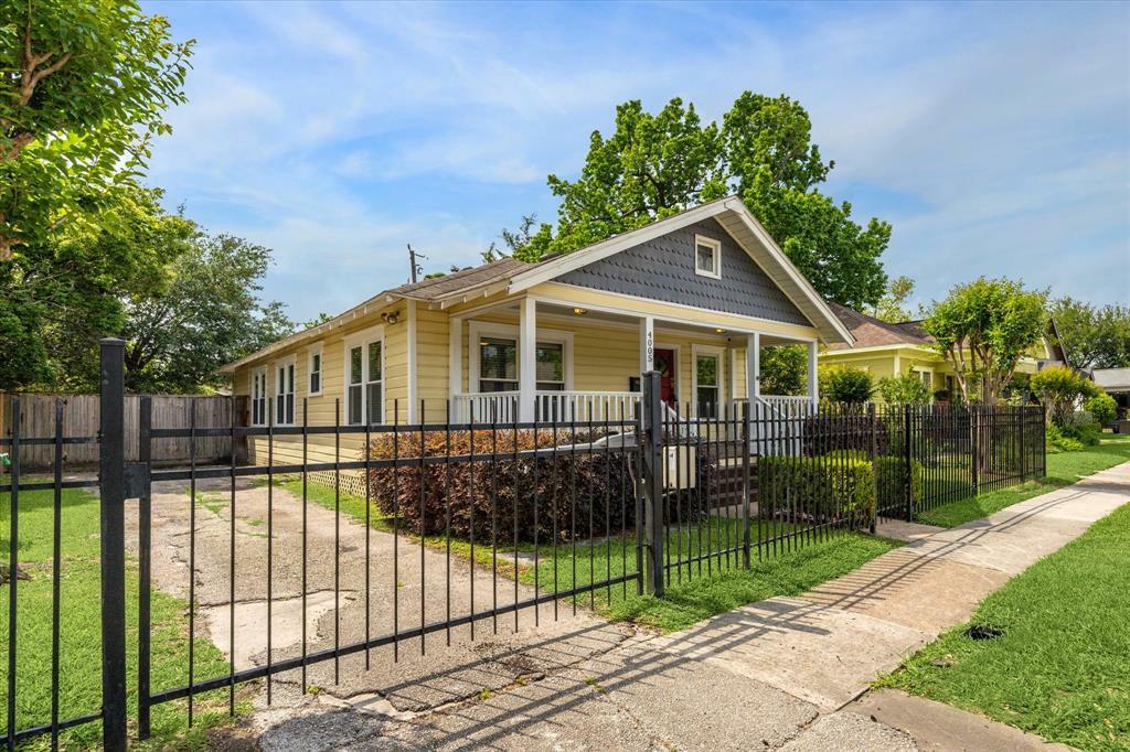 Property Photo: 4005 Michaux Street TX 77009
