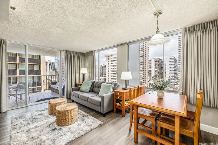 Property Photo: 2427 Kuhio Avenue 1006 HI 96815