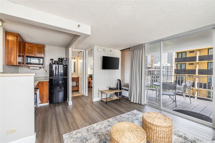 Property Photo:  2427 Kuhio Avenue 1006  HI 96815 