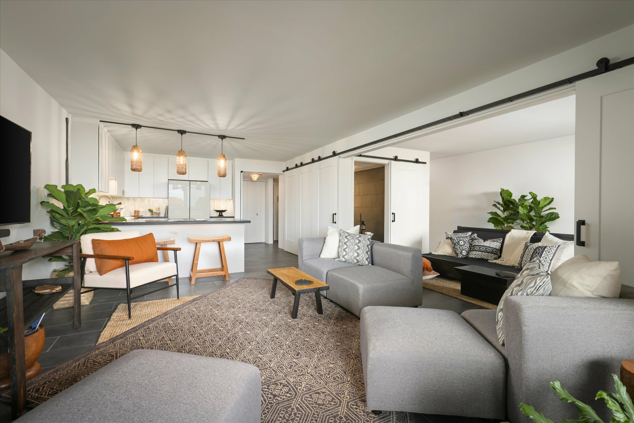 Property Photo: 75-5865 Walua Rd D624 HI 96740