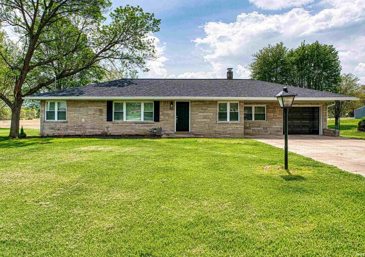2318 W Boonville New Harmony Road  Evansville IN 47725 photo