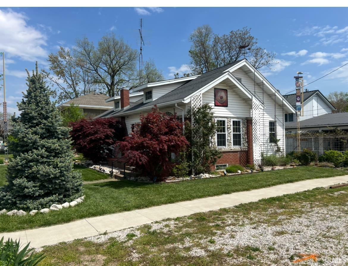 Property Photo: 107 S Sixth Street IL 62460