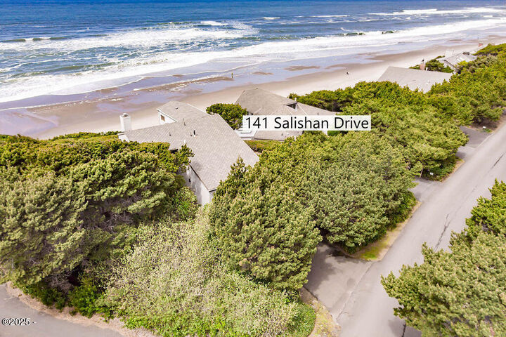 Property Photo: 141 Salishan Dr OR 97388