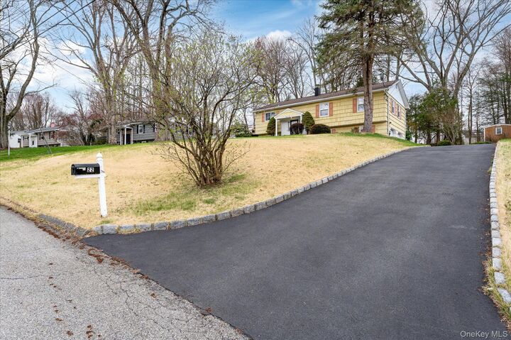 Property Photo:  22 Hood Place  NY 10567 