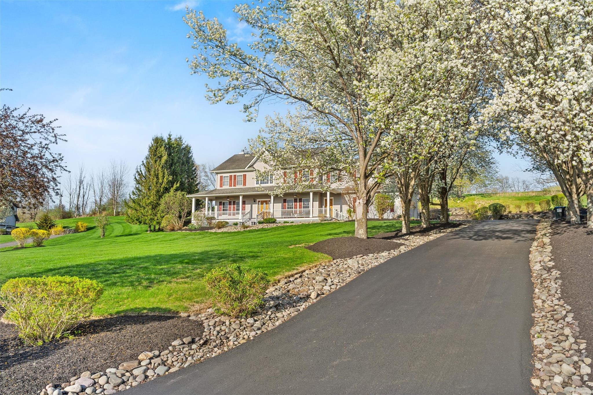Property Photo: 6 Fountayne Court NY 10992