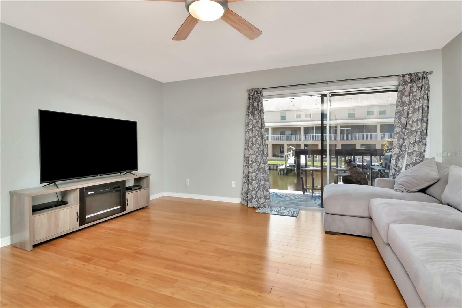 Property Photo: 200 Meres Boulevard 7 FL 34689