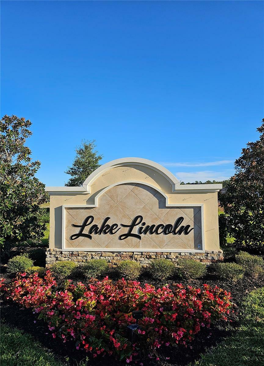 Property Photo: 4066 Serene Water Avenue FL 32736