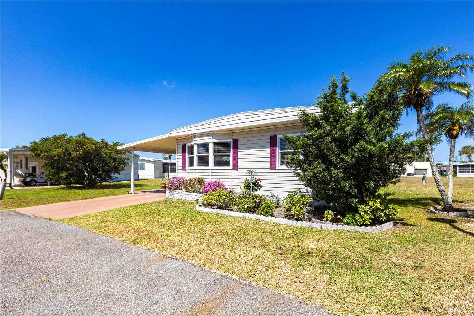 Property Photo: 2100 Kings Highway 847 FL 33980