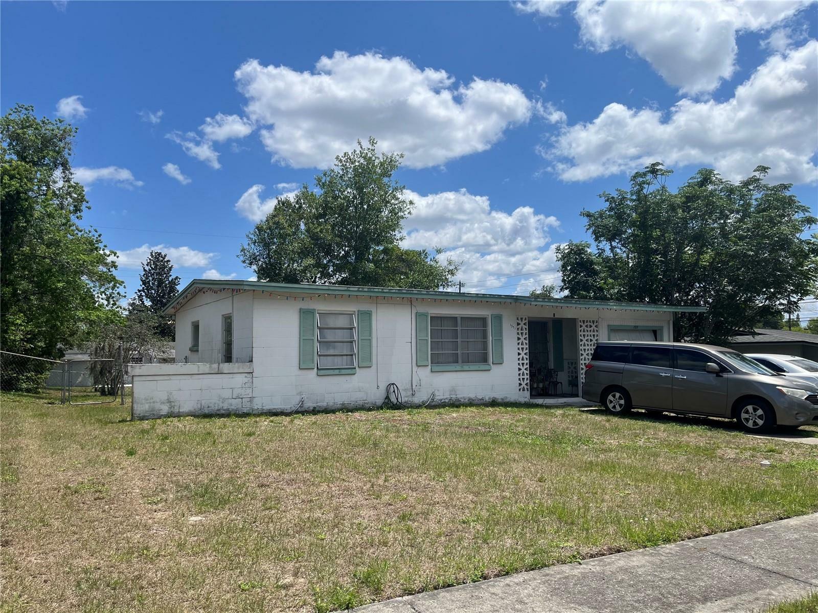 Property Photo: 1371 W Wellington Drive FL 32725