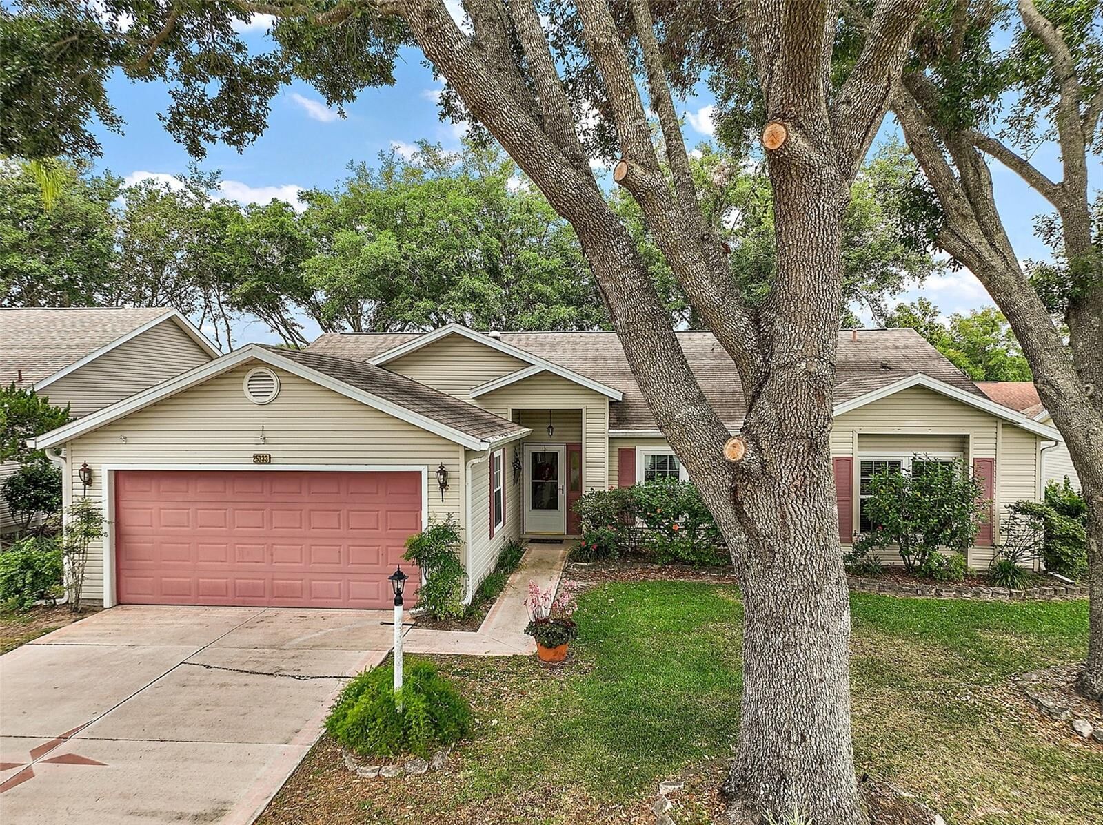 Property Photo: 25333 River Crest Drive FL 34748