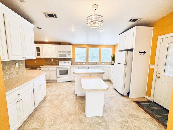 Property Photo:  24270 Browning Place  FL 34601 