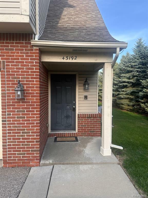 Property Photo: 43192 Pendleton Circle MI 48313 1978